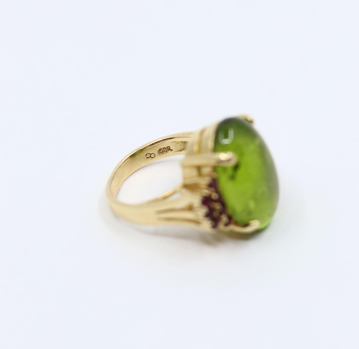 Vintage 14KT Gold Peridot Garnet Ring