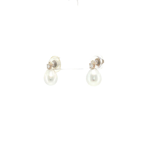 18K Gold Diamond and Pear-Shaped Pearl Drop Earrings