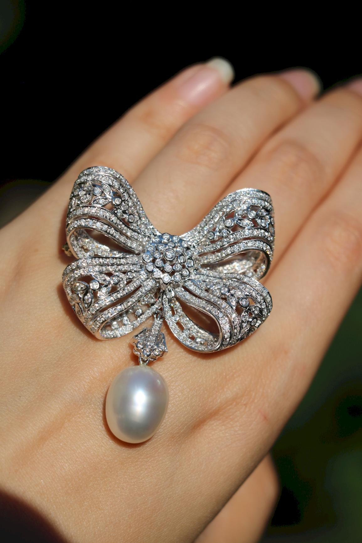 Vintage 18K White Gold Diamond Pearl Bow Tie Brooch Pin