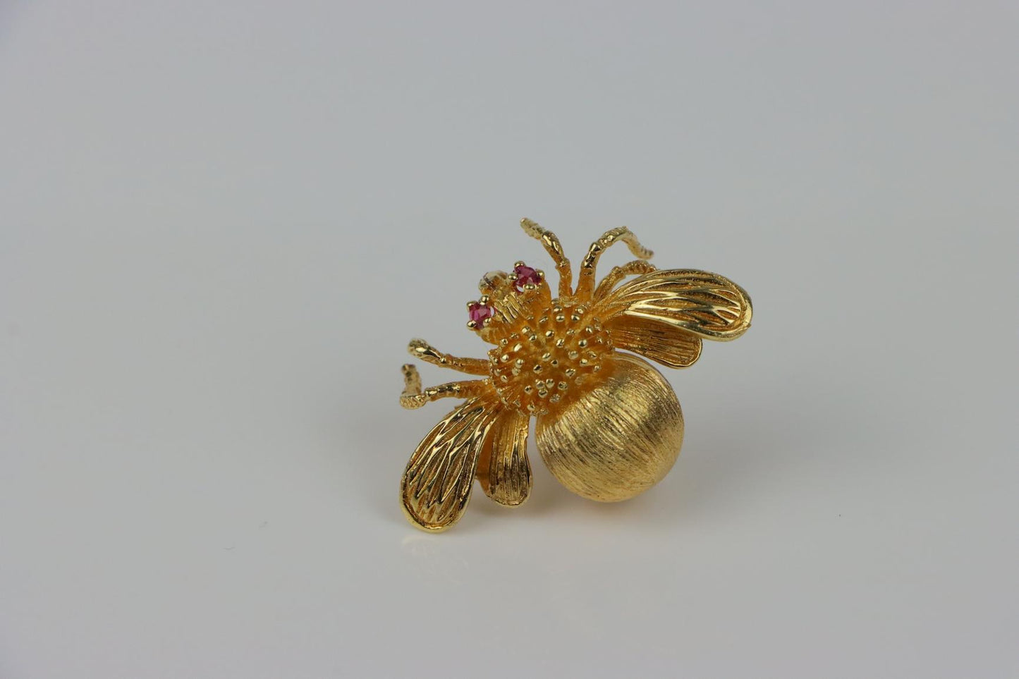 Vintage Tiffany & Co 18K Gold Ruby Bee Brooch Pin