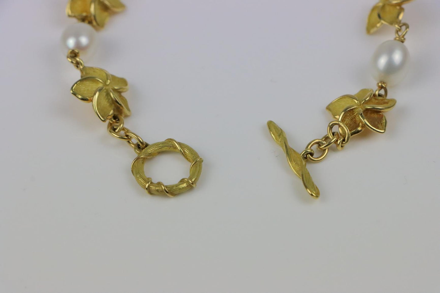 Vintage Tiffany & Co 18K Gold Flower Pearl Bracelet