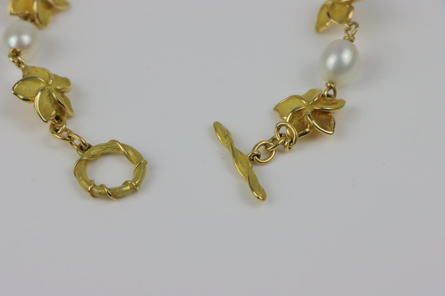 Vintage Tiffany & Co 18K Gold Flower Pearl Bracelet