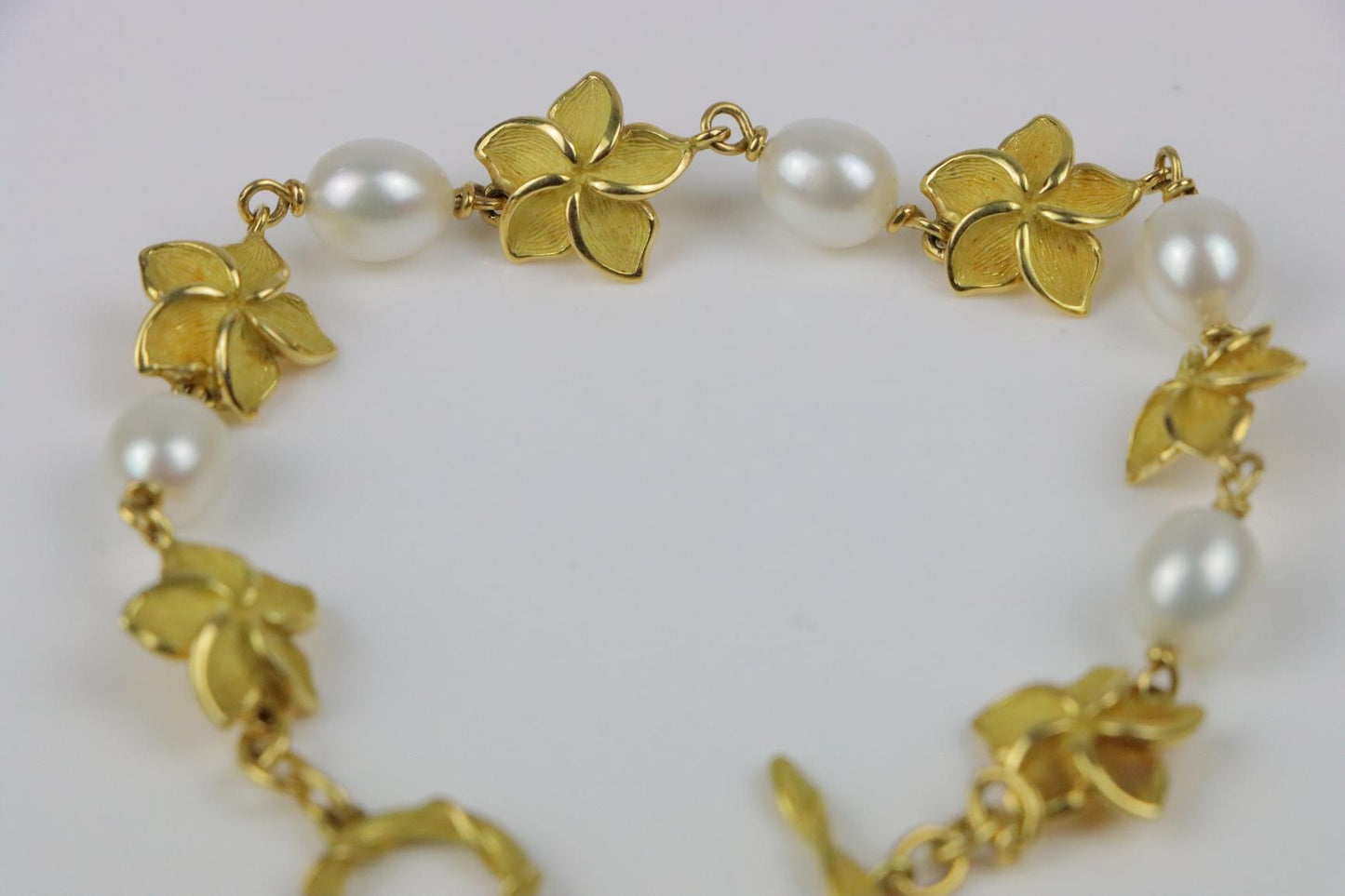 Vintage Tiffany & Co 18K Gold Flower Pearl Bracelet