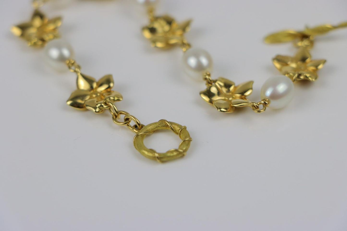 Vintage Tiffany & Co 18K Gold Flower Pearl Bracelet