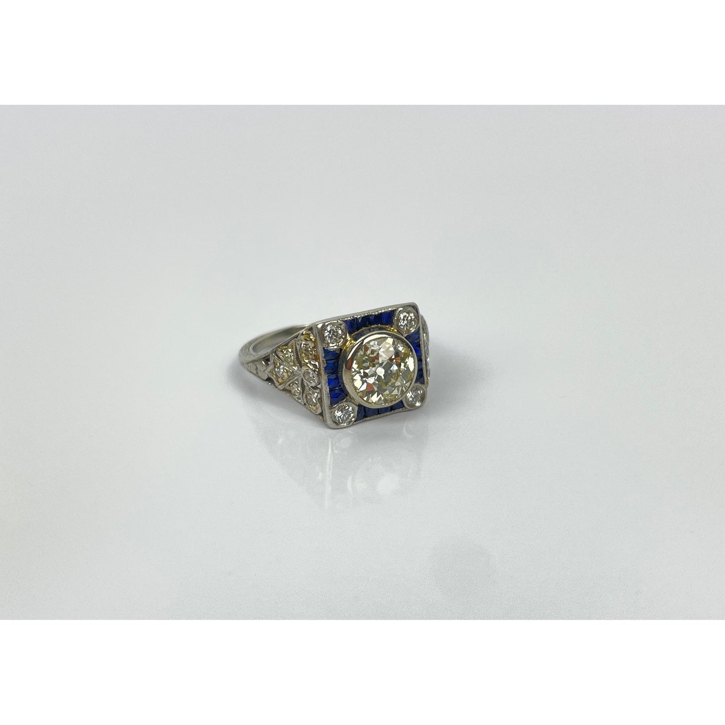 Art Deco 1.5 Carat Diamond Platinum Ring