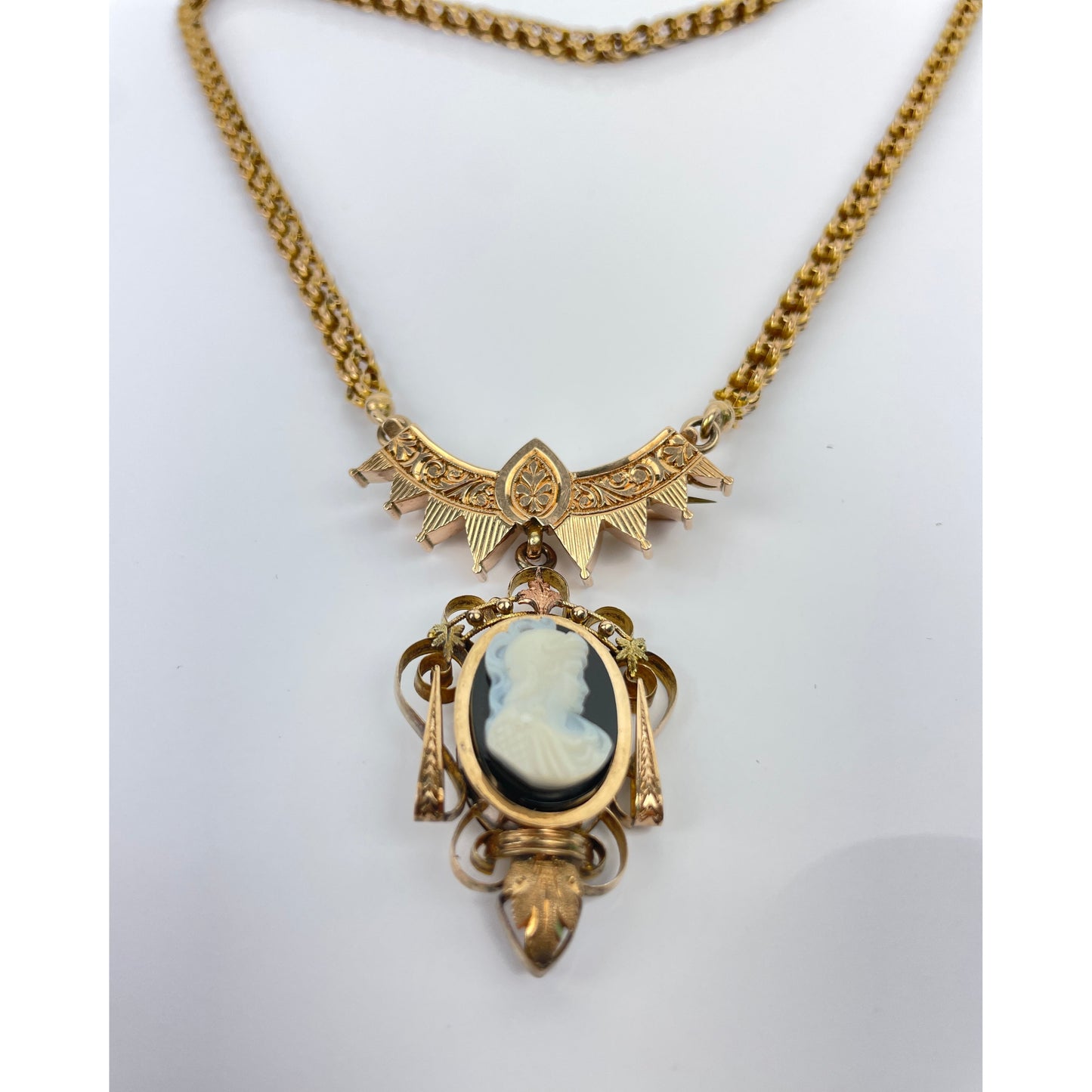 Victorian 14K Gold Cameo Necklace