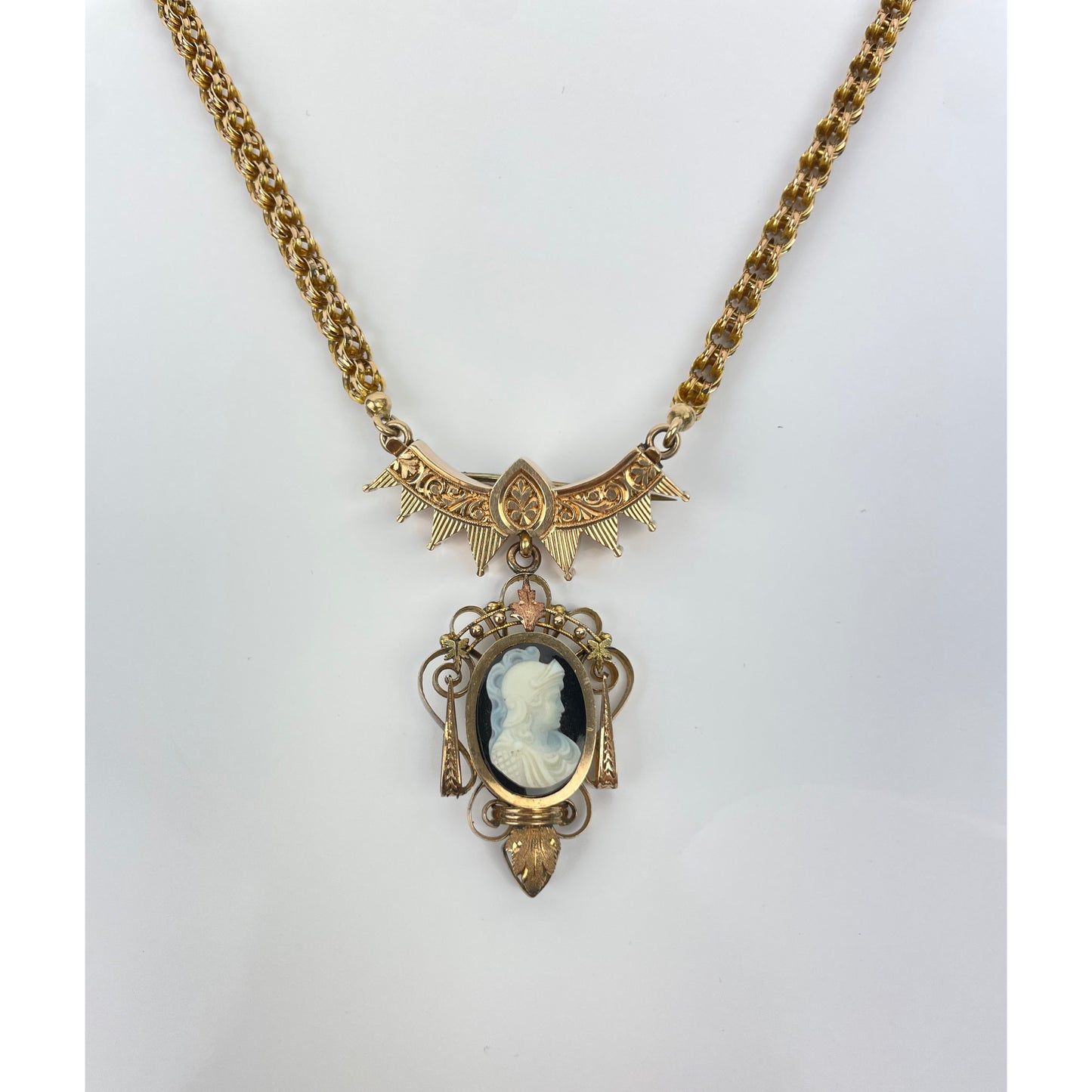 Victorian 14K Gold Cameo Necklace