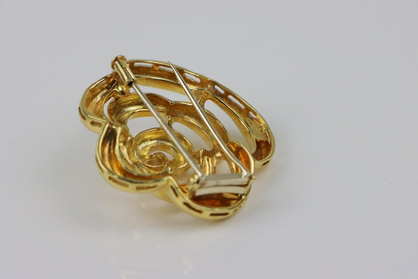 Vintage Van Cleef & Arpels Diamond 18K Gold Camellia Flower Brooch Pin