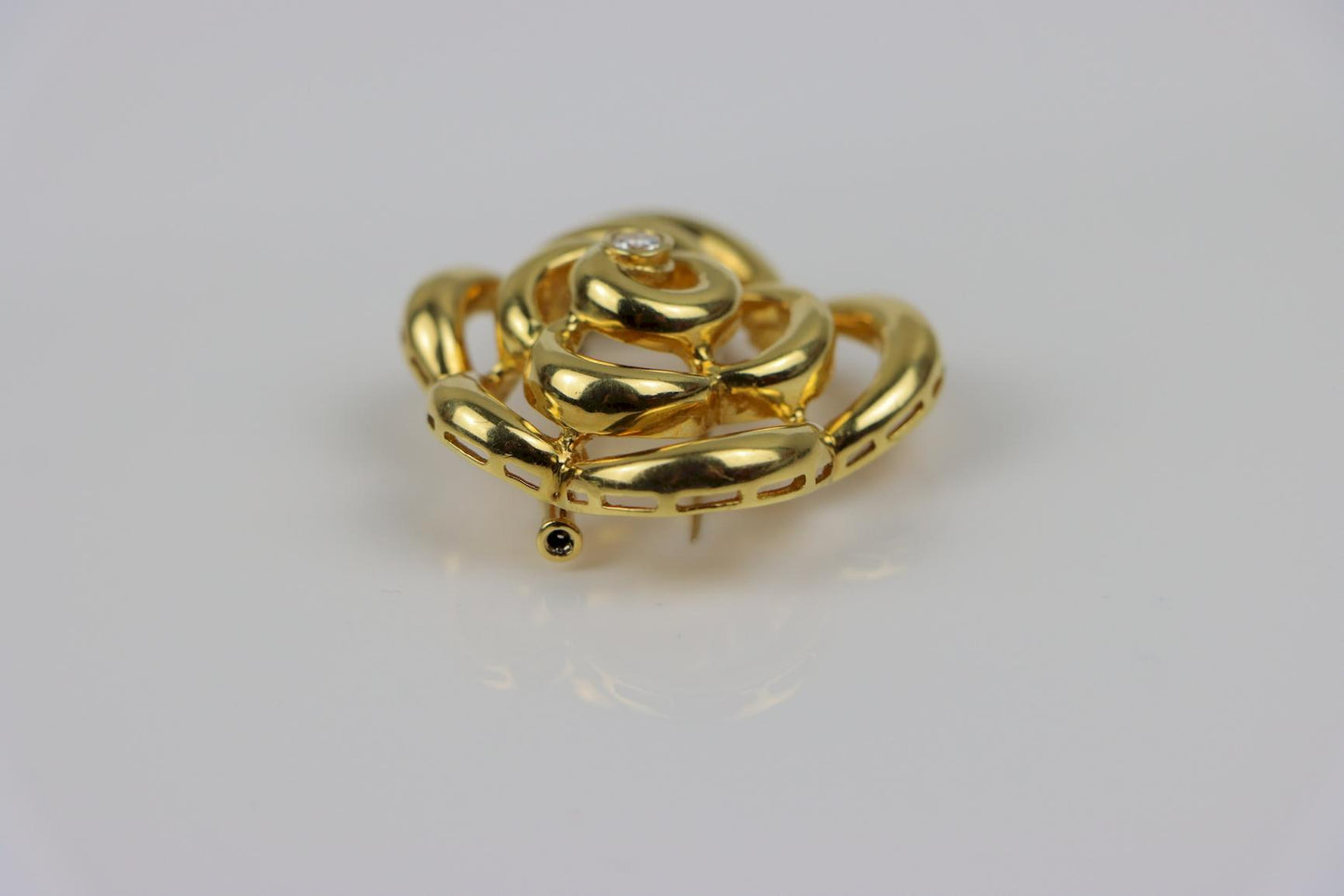 Vintage Van Cleef & Arpels Diamond 18K Gold Camellia Flower Brooch Pin