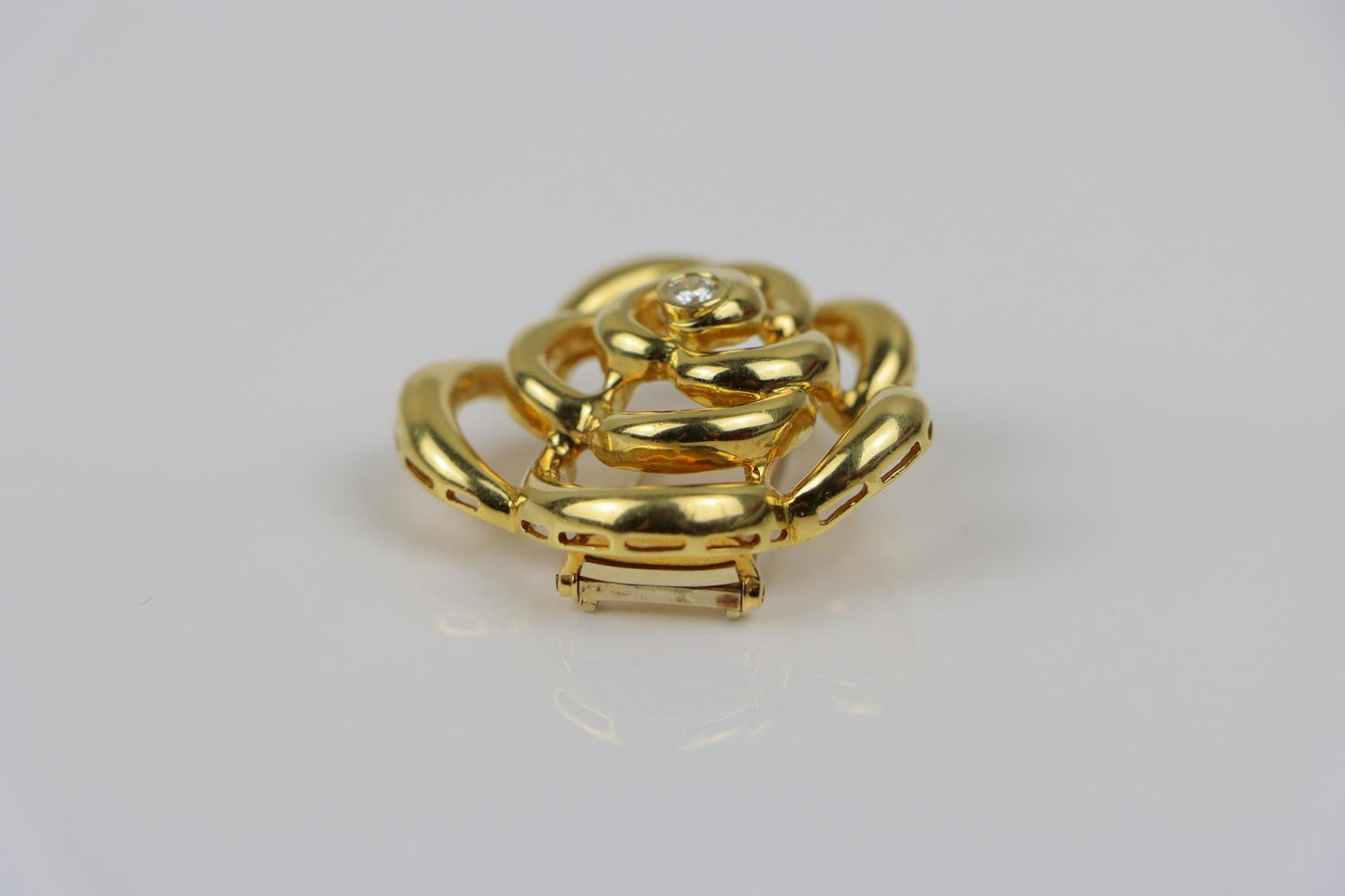 Vintage Van Cleef & Arpels Diamond 18K Gold Camellia Flower Brooch Pin