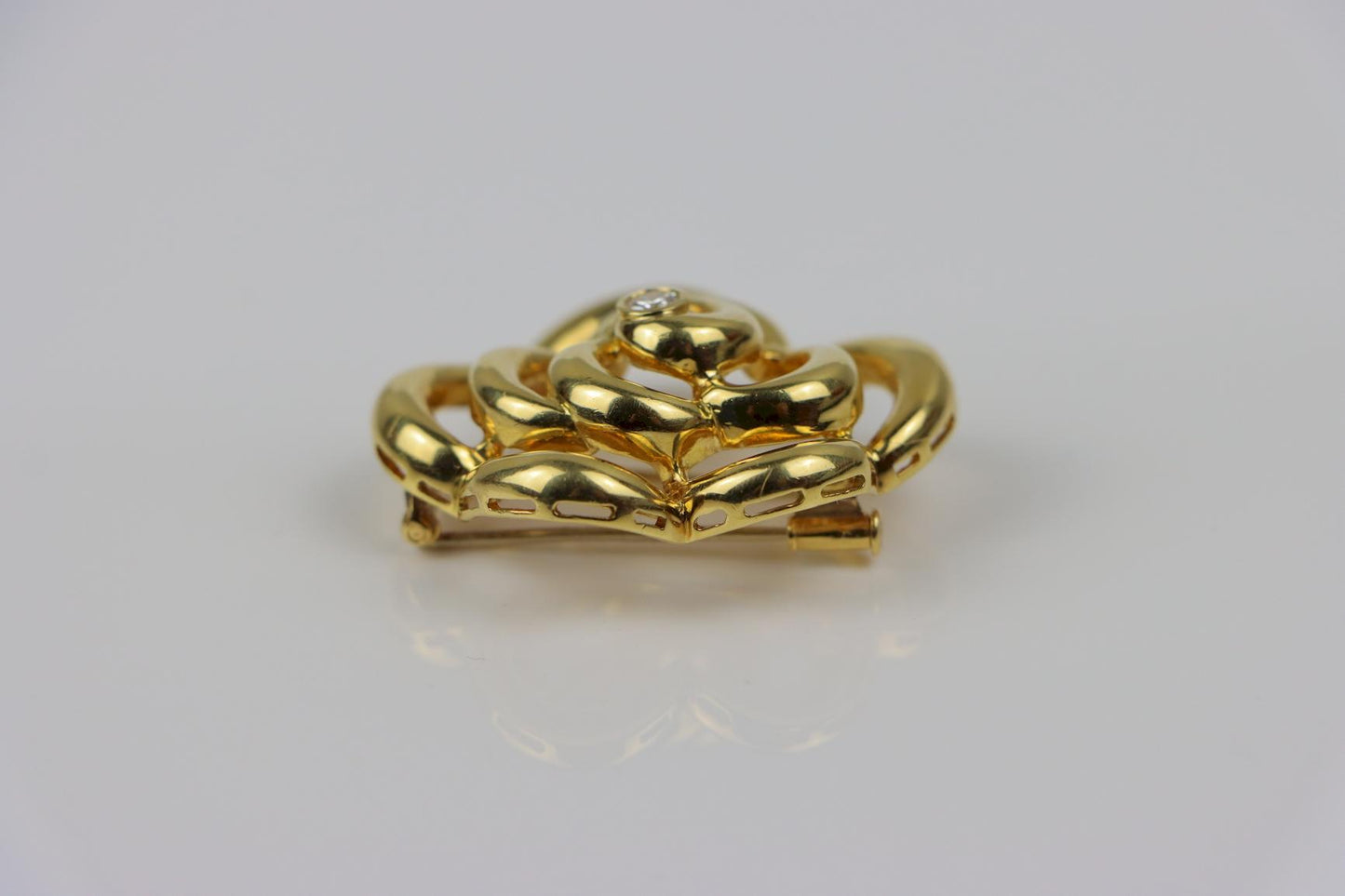 Vintage Van Cleef & Arpels Diamond 18K Gold Camellia Flower Brooch Pin
