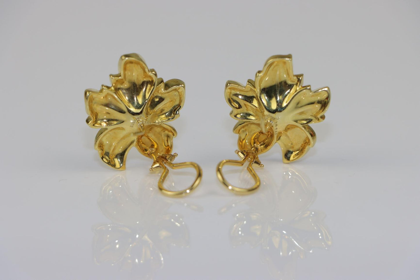 Vintage SUNA 18K Gold Diamond Flower Earrings