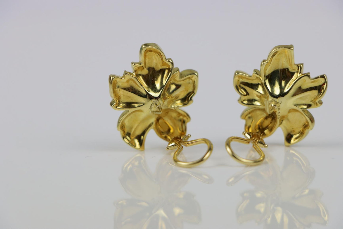 Vintage SUNA 18K Gold Diamond Flower Earrings