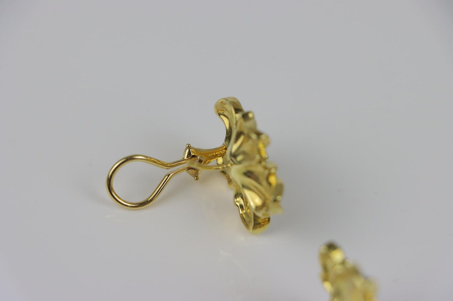 Vintage SUNA 18K Gold Diamond Flower Earrings
