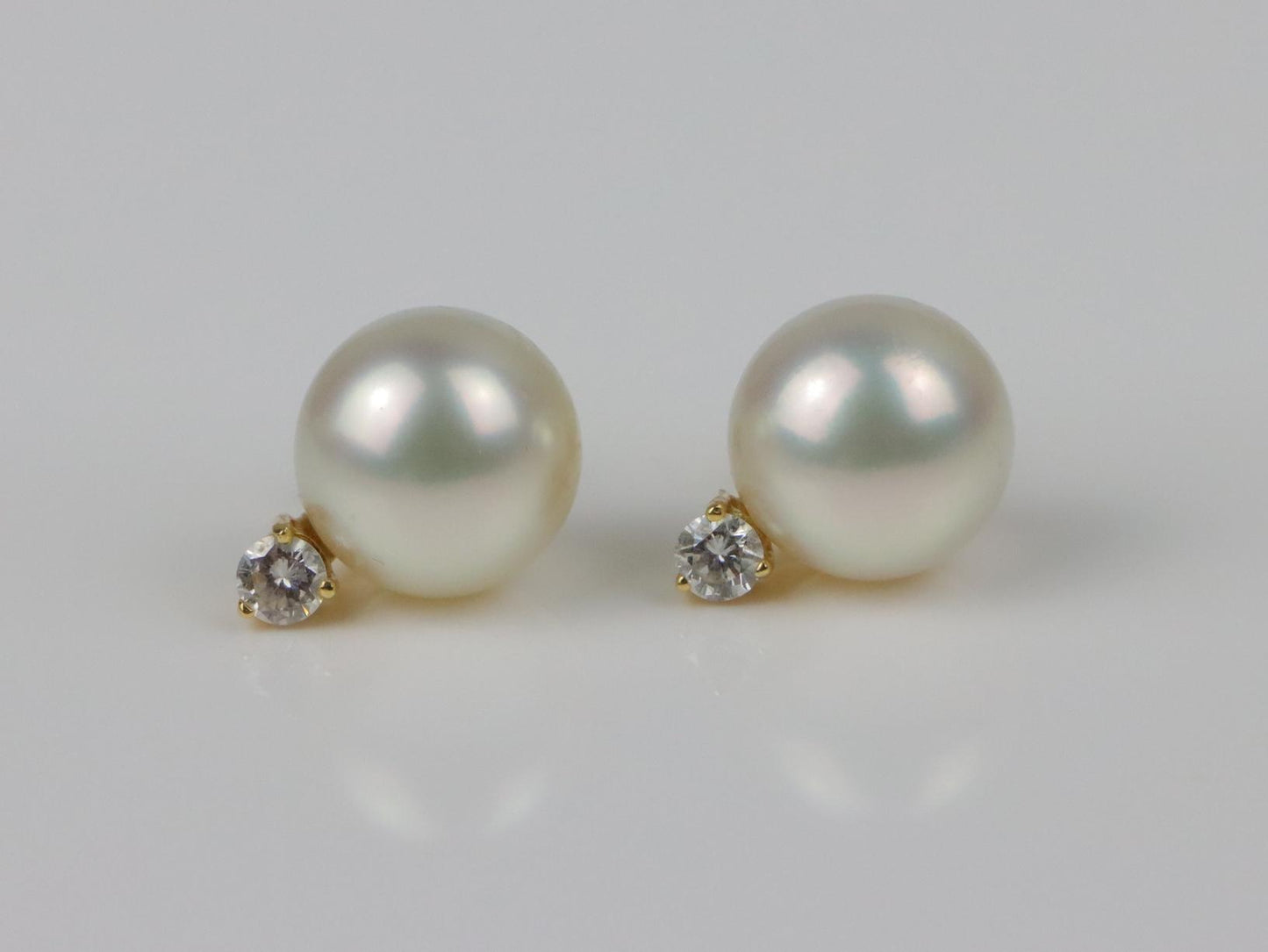 18K Gold Mikimoto Pearl Diamond Earrings