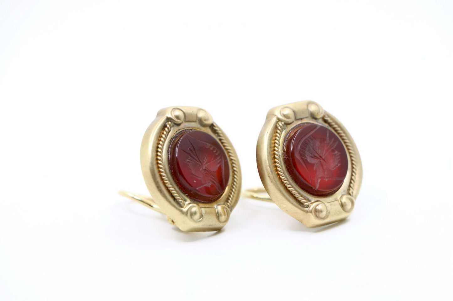 Vintage 14K Gold Agate Cameo Earrings