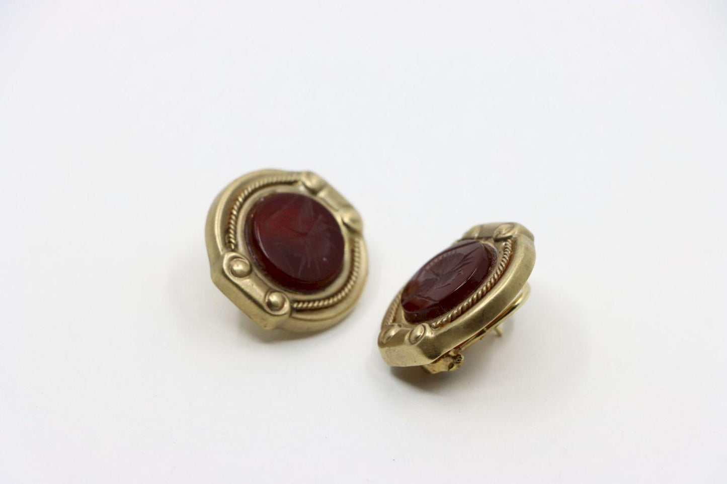 Vintage 14K Gold Agate Cameo Earrings