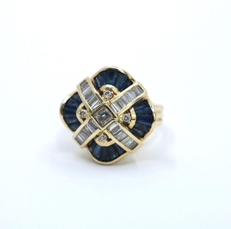 Vintage 18K Gold Diamond Blue Sapphire Ring