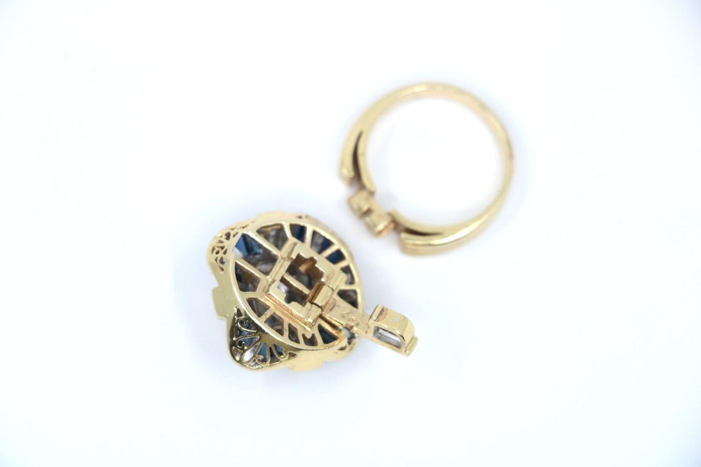Vintage 18K Gold Diamond Blue Sapphire Ring
