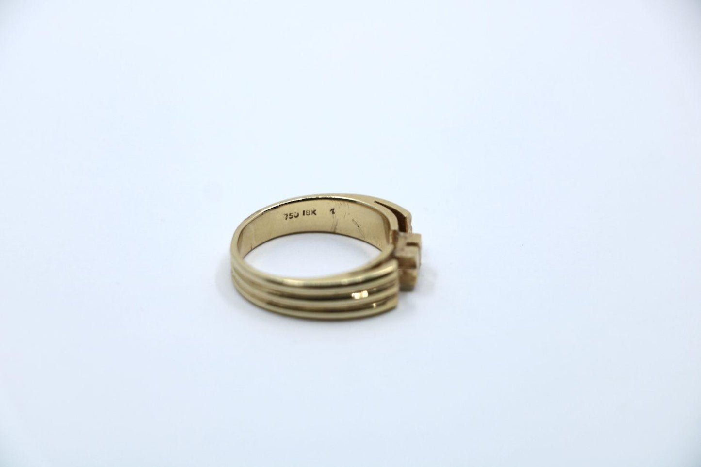 Vintage 18K Gold Diamond Blue Sapphire Ring