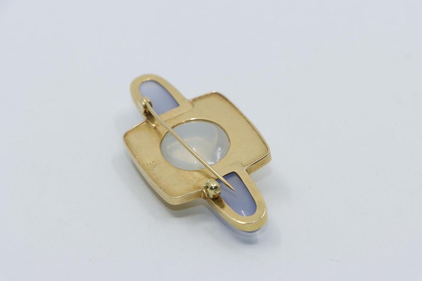 Vintage 18K Gold Moonstone Chalcedony Brooch Pin