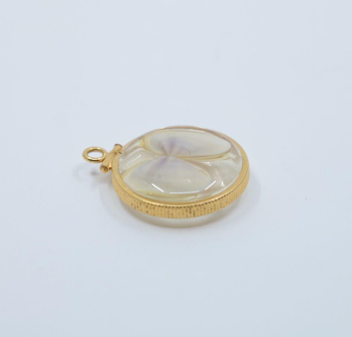 Vintage 14K Gold WRC Seashell Pendant