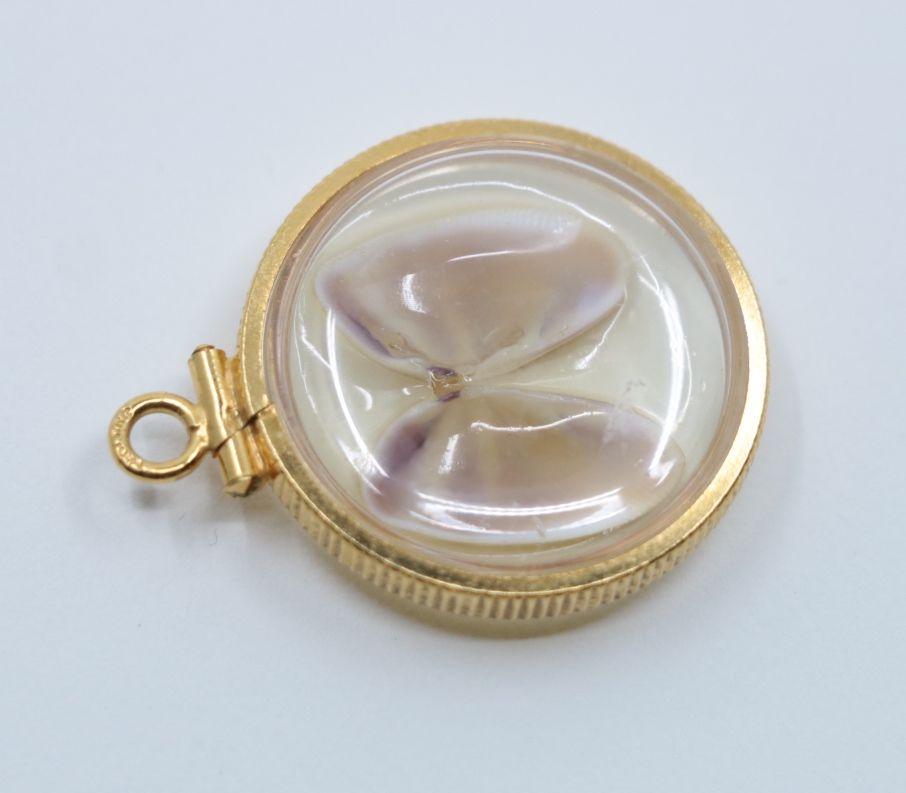 Vintage 14K Gold WRC Seashell Pendant