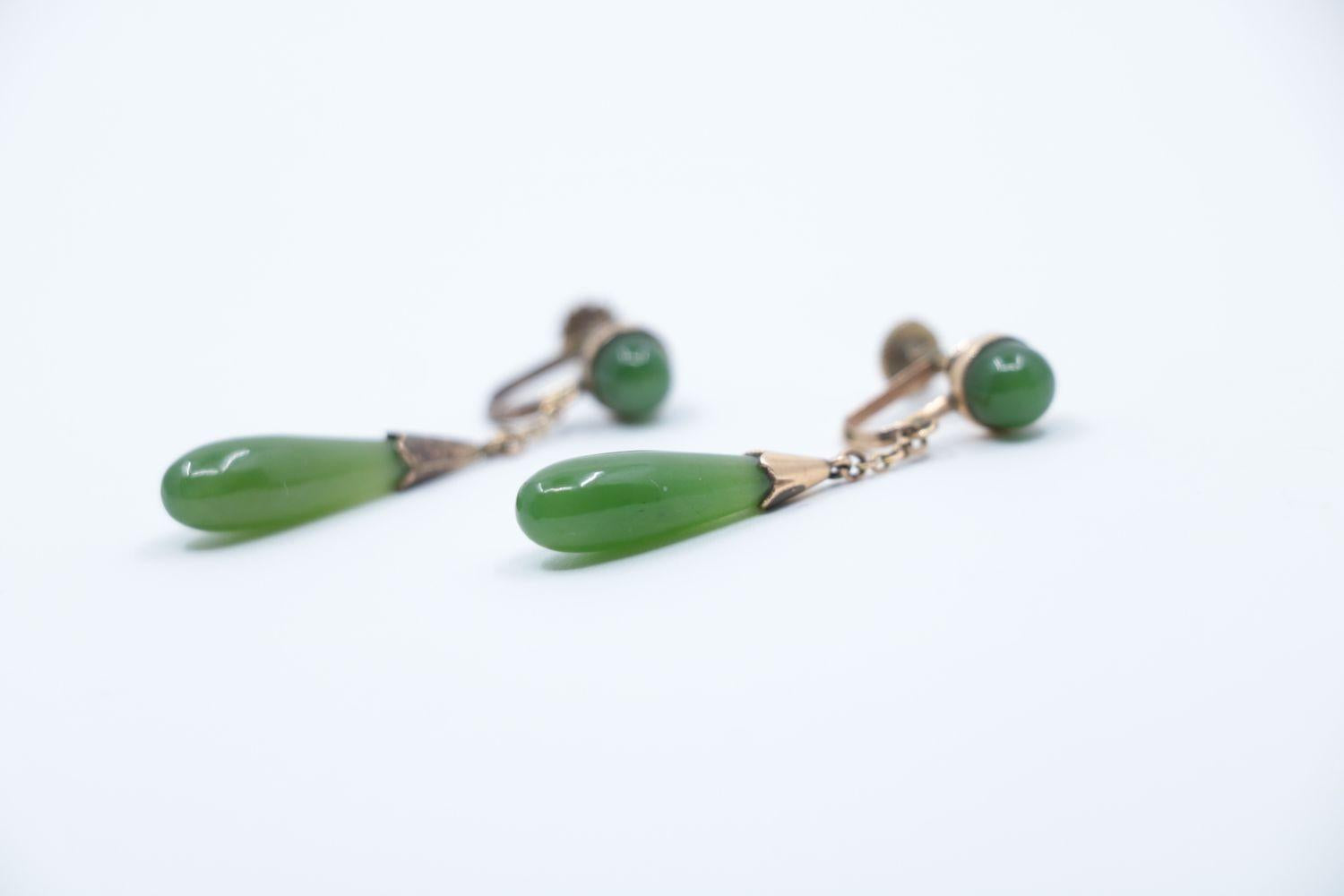 Vintage 18K Gold Natural Jade Dangle Earrings