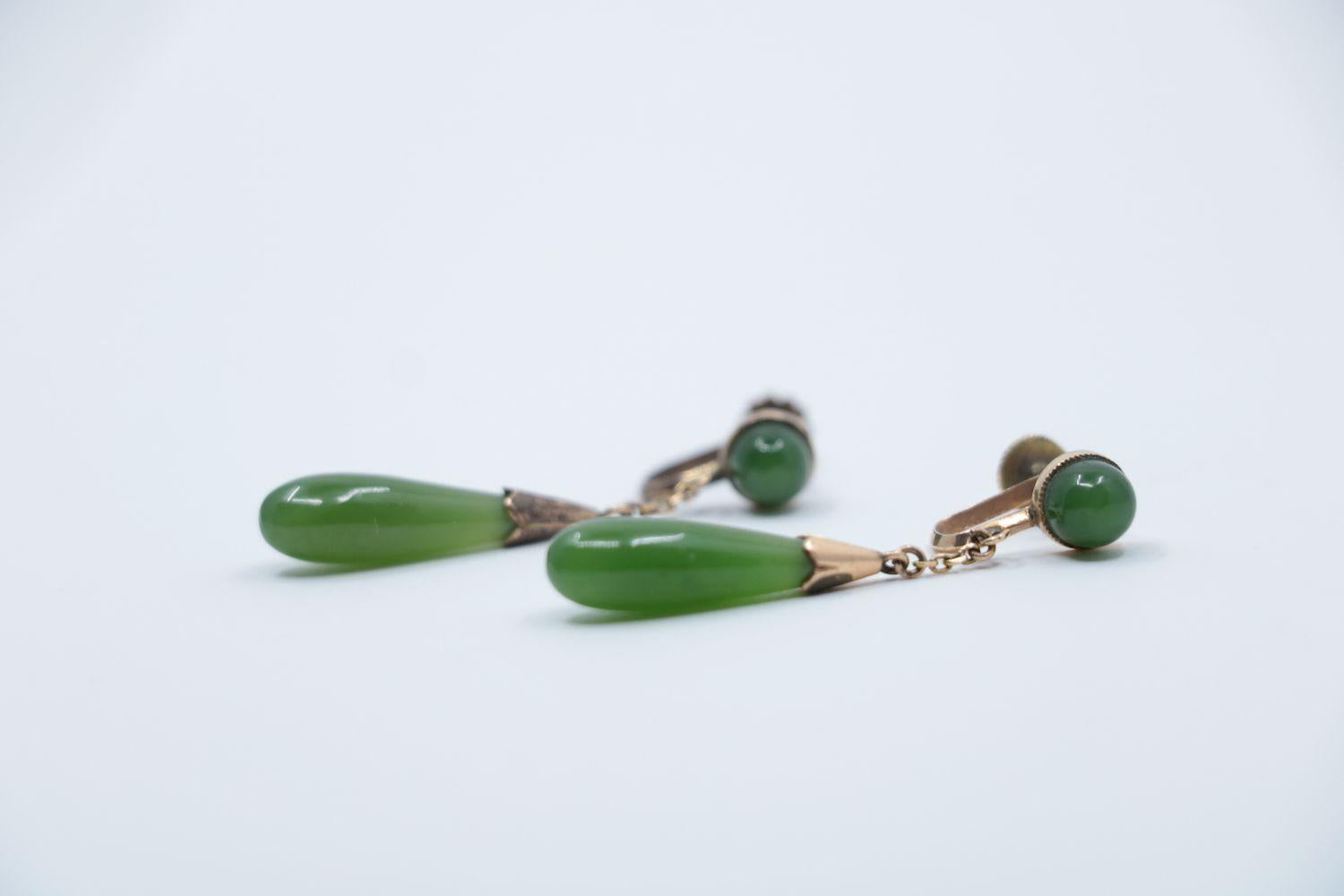 Vintage 18K Gold Natural Jade Dangle Earrings