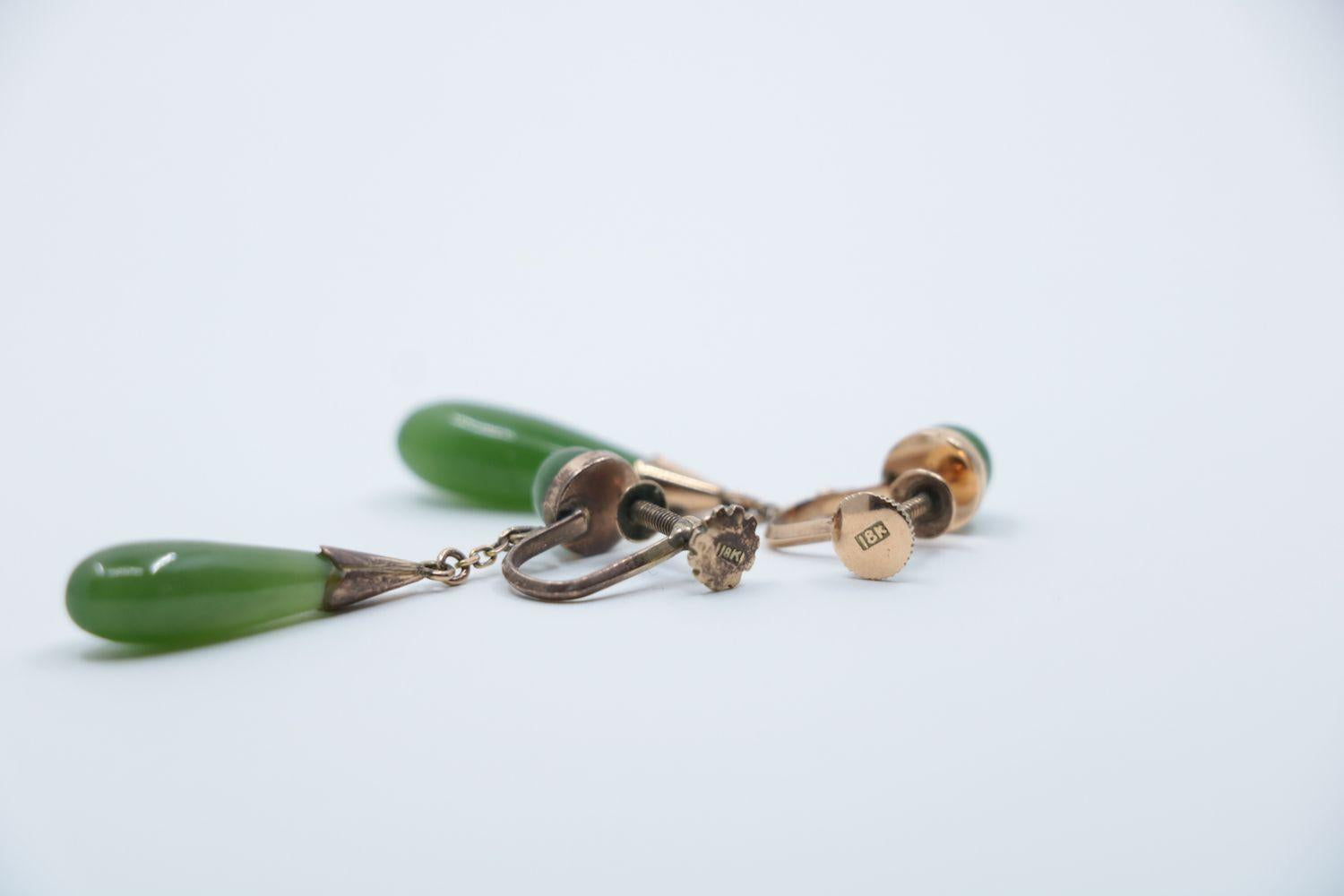 Vintage 18K Gold Natural Jade Dangle Earrings