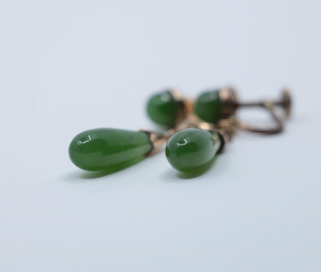 Vintage 18K Gold Natural Jade Dangle Earrings