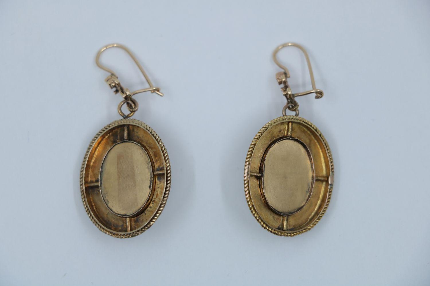 Vintage 14K Gold Cameo Earrings