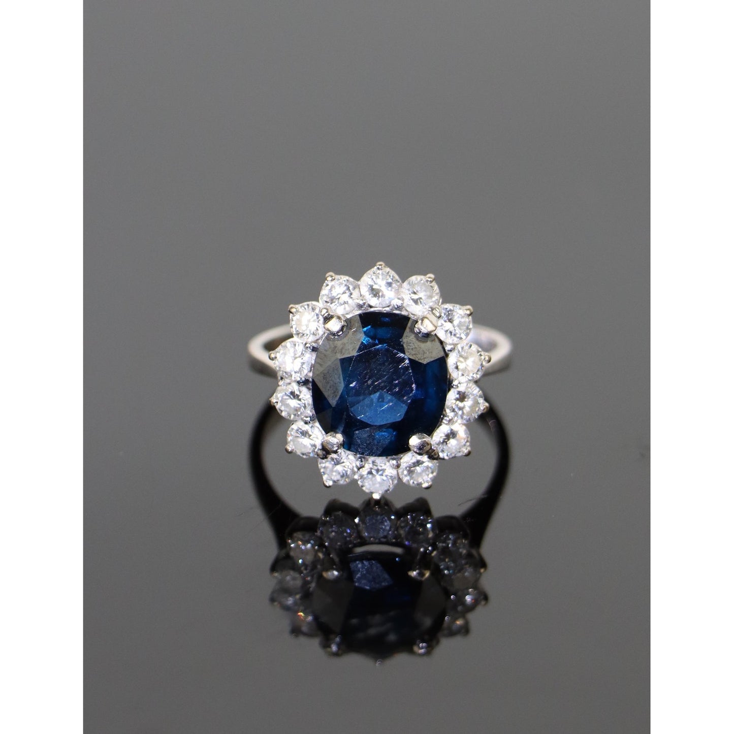 18K White Gold Sapphire Diamond Ring