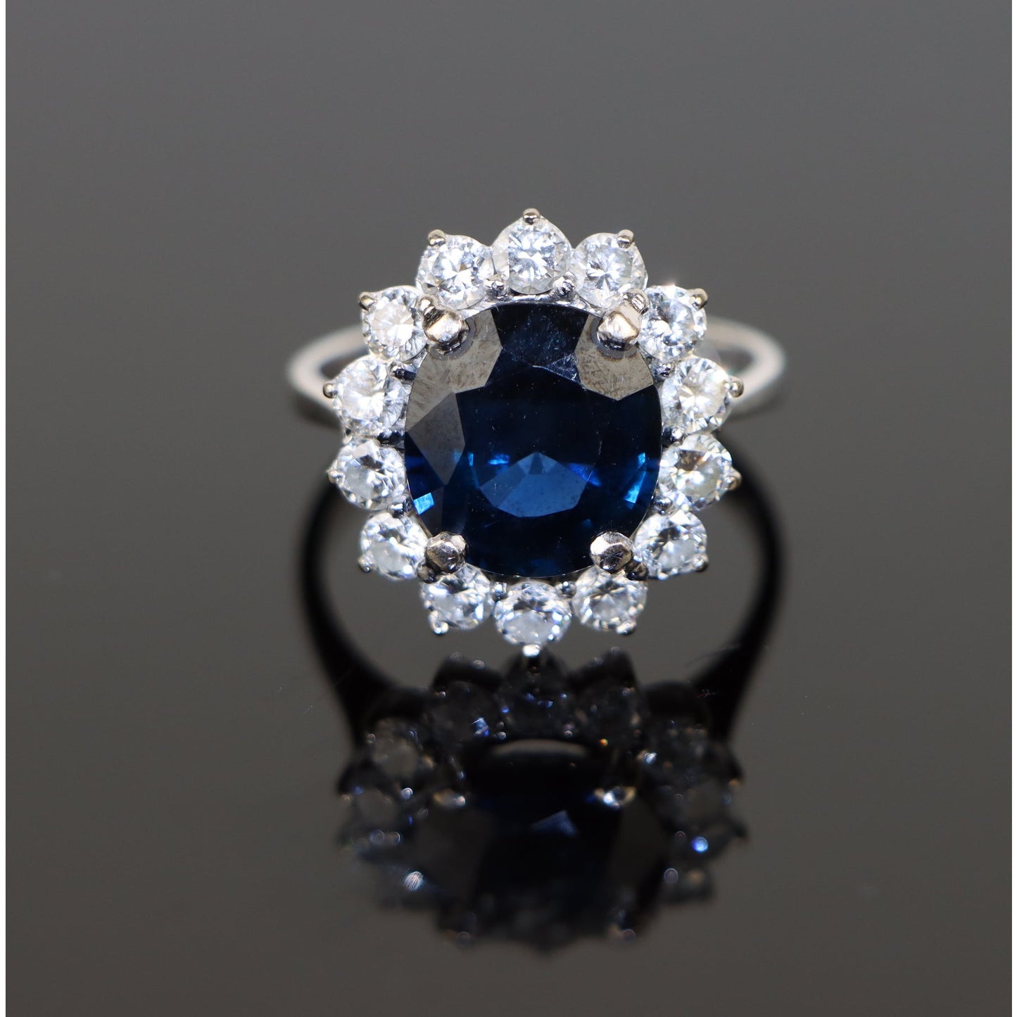 18K White Gold Sapphire Diamond Ring