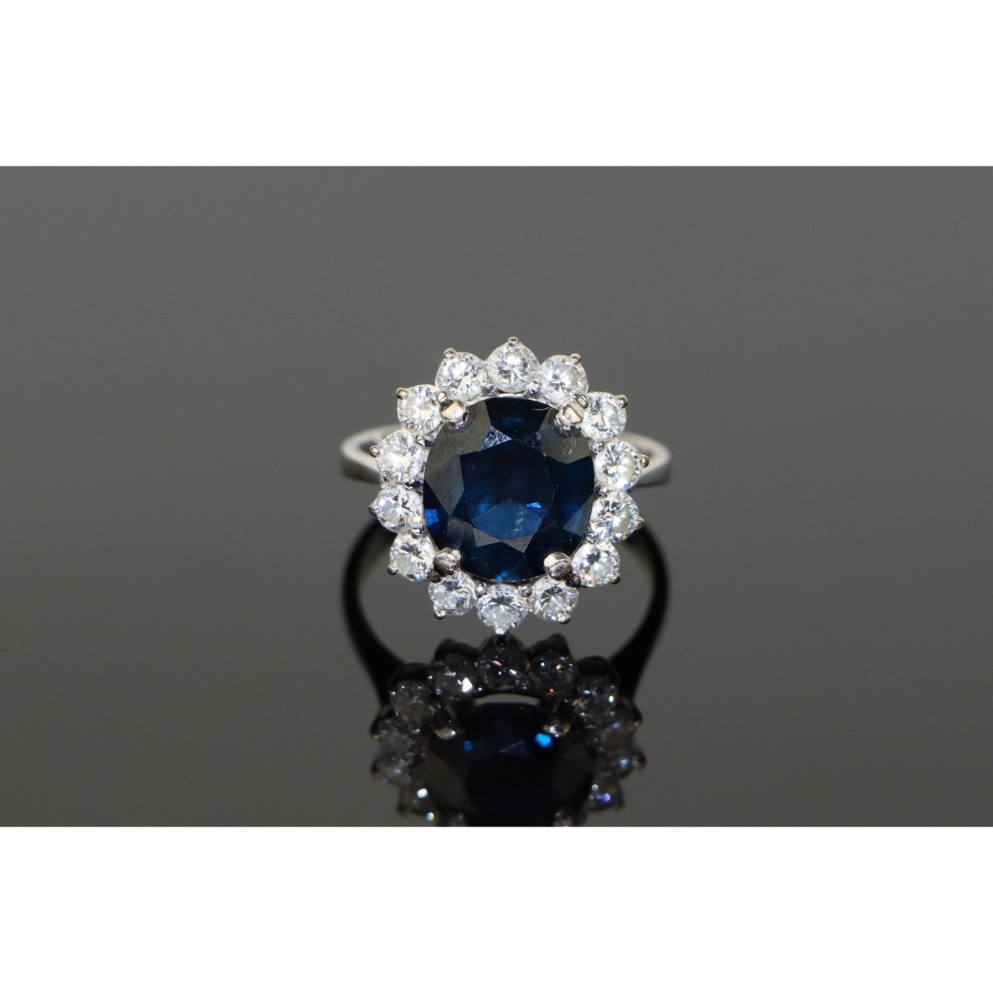 18K White Gold Sapphire Diamond Ring