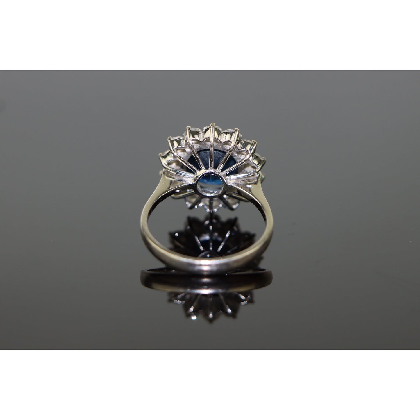 18K White Gold Sapphire Diamond Ring