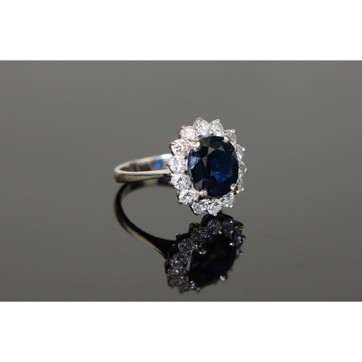 18K White Gold Sapphire Diamond Ring