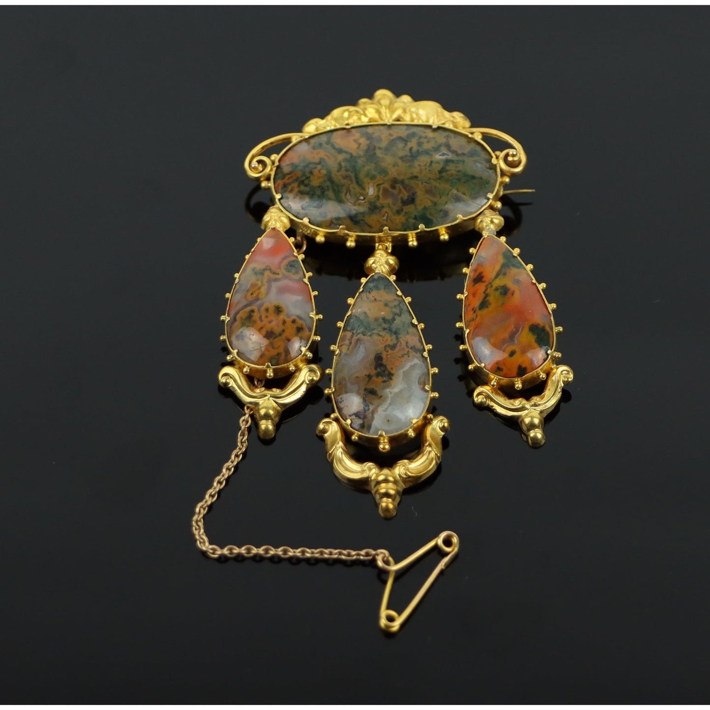 A Rare Georgian Era Agate and Gold Parure Set