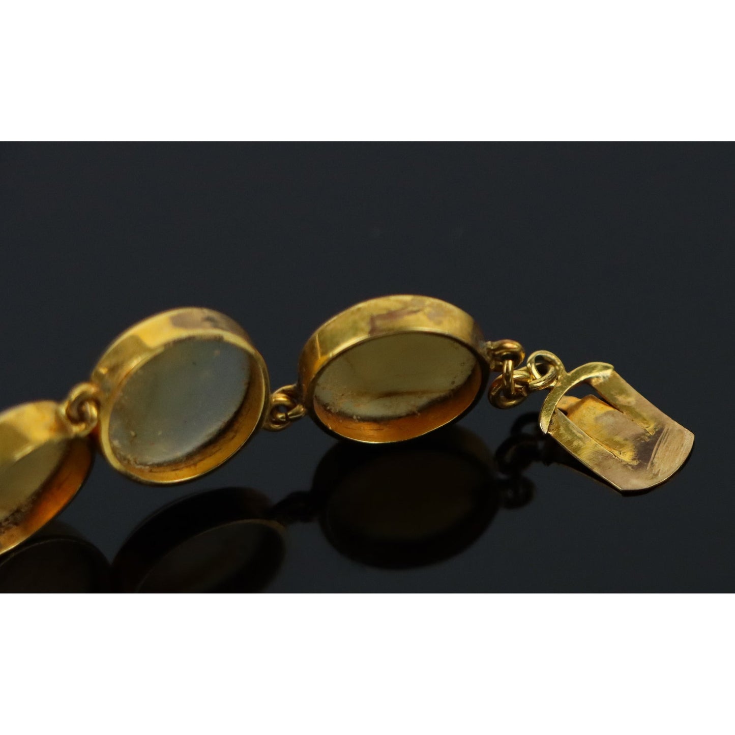 A Rare Georgian Era Agate and Gold Parure Set