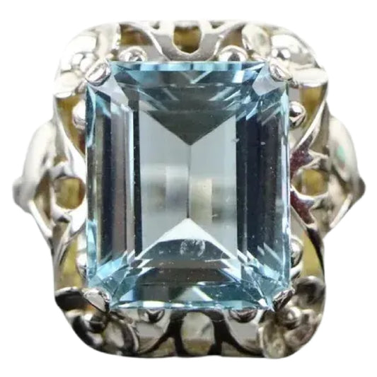 14K Gold Aquamarine Ring