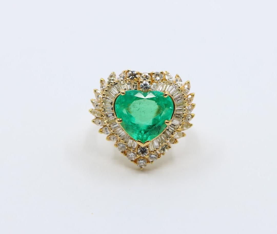 Vintage 18K Gold Heart Cut Emerald Diamond Ring