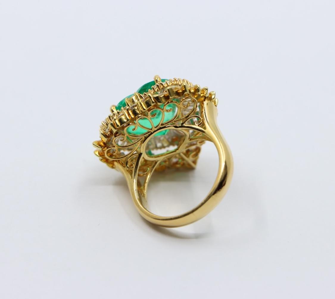 Vintage 18K Gold Heart Cut Emerald Diamond Ring