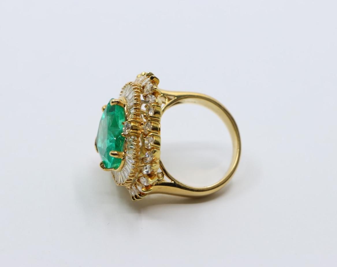 Vintage 18K Gold Heart Cut Emerald Diamond Ring