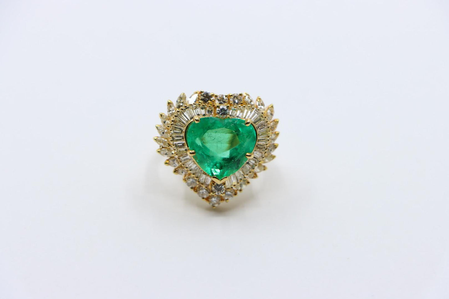 Vintage 18K Gold Heart Cut Emerald Diamond Ring