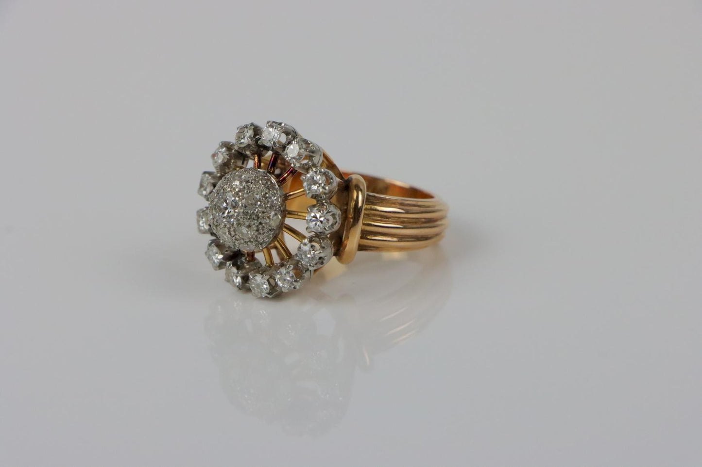 Vintage 18K Gold Diamond Flower Ring