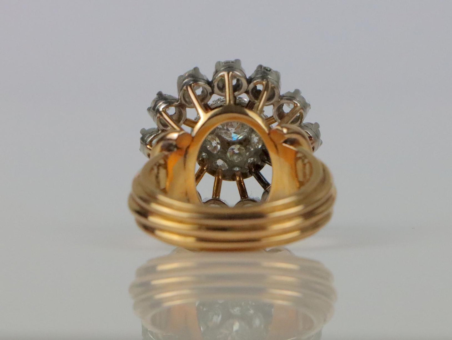 Vintage 18K Gold Diamond Flower Ring