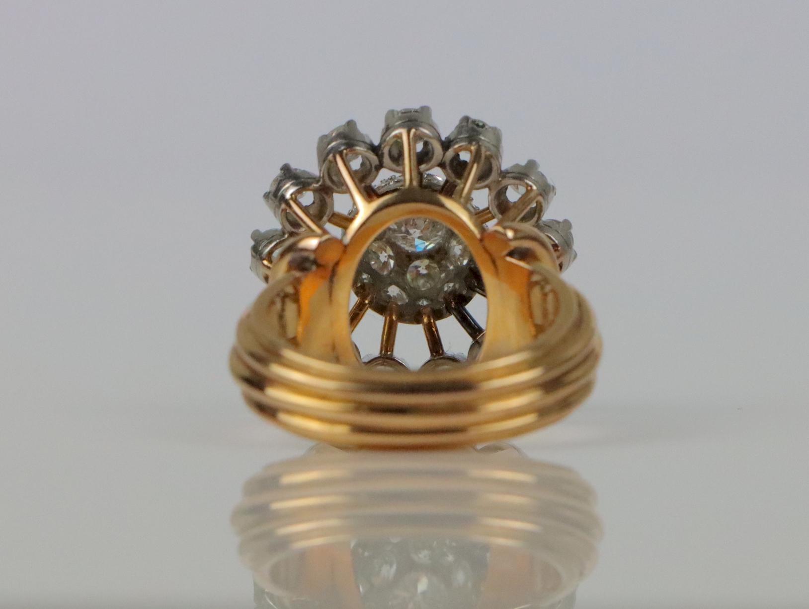 Vintage 18K Gold Diamond Flower Ring