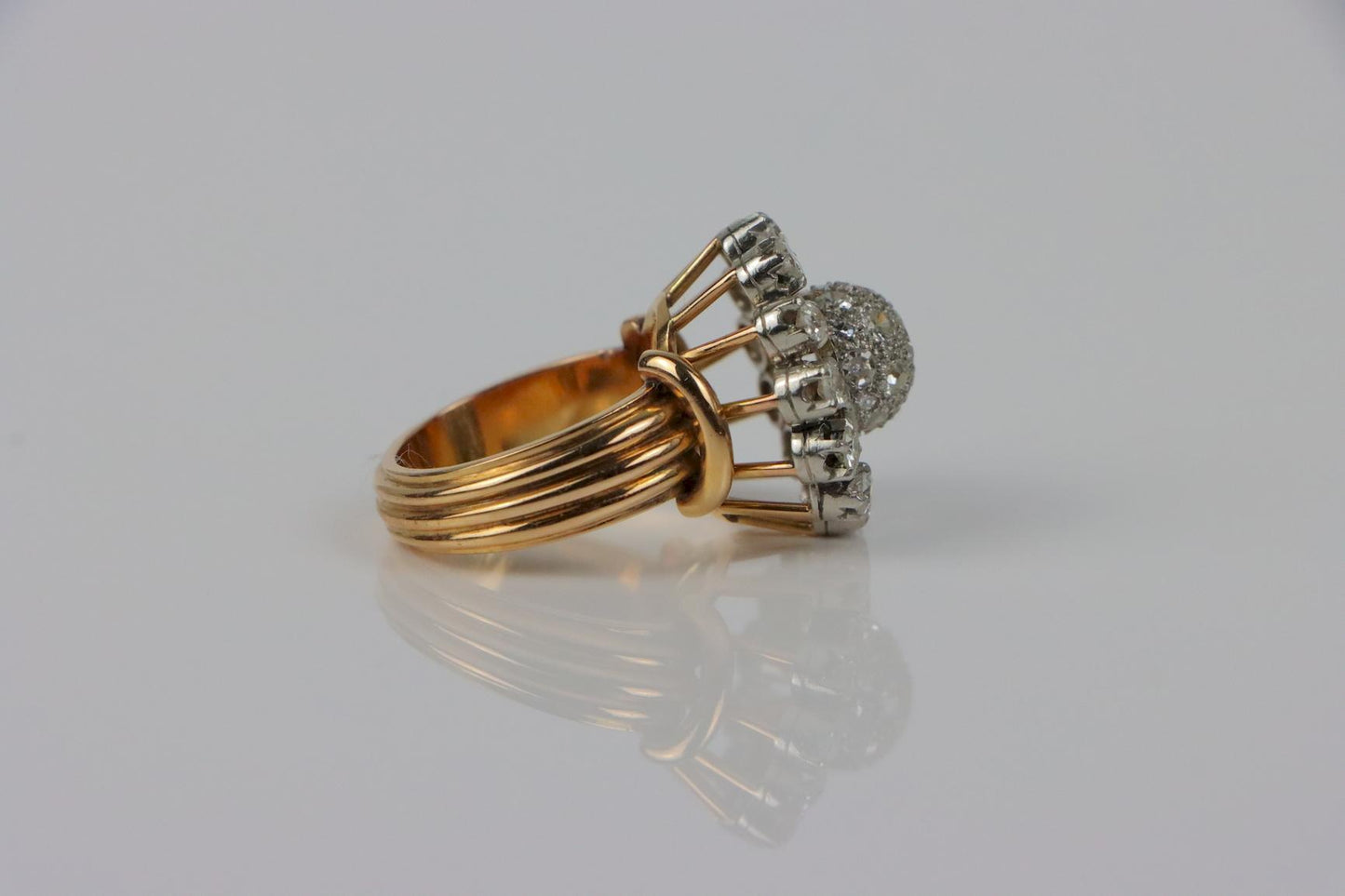 Vintage 18K Gold Diamond Flower Ring