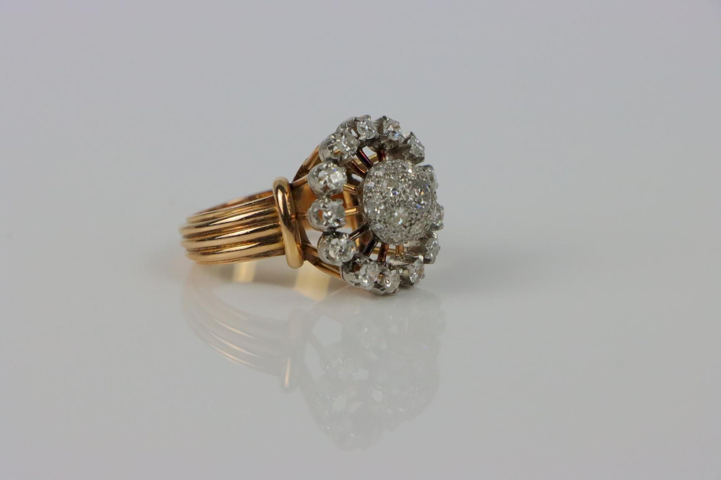 Vintage 18K Gold Diamond Flower Ring