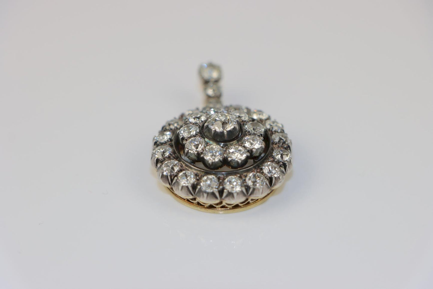 Antique Convertible Platinum 4.70 Ct Diamond Pendant Brooch